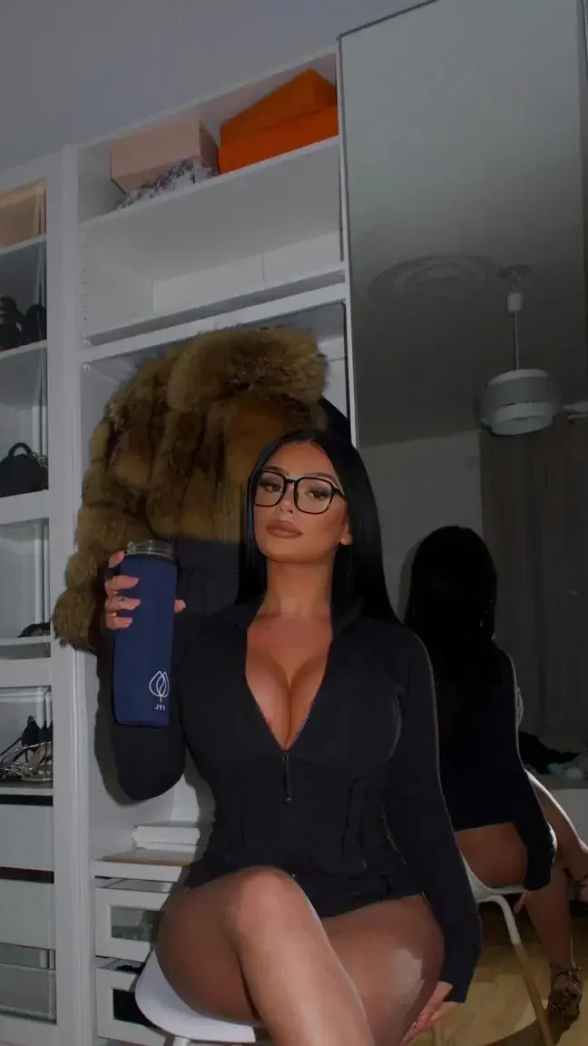 J’aime trop ma tête avec ses lunettes 🤓 et toi? 😋