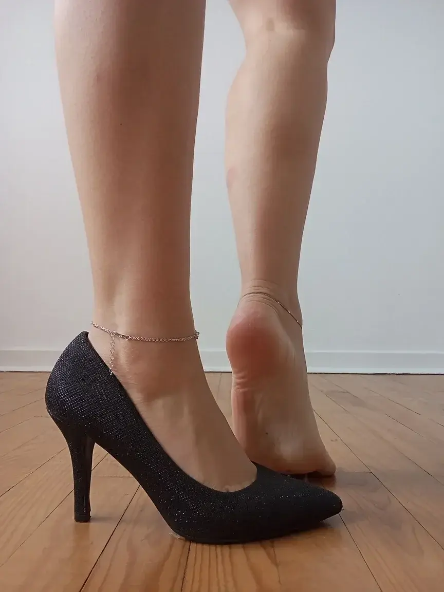 Leak & nude 1 — Petitspiedsparisien