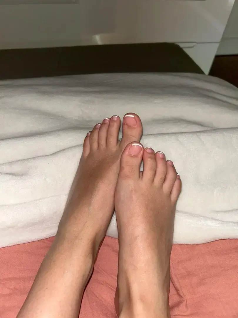 Leak & nude 1 — Full_pied