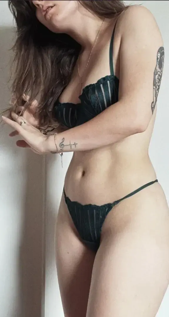 Leak & nude 3 — louve_hot