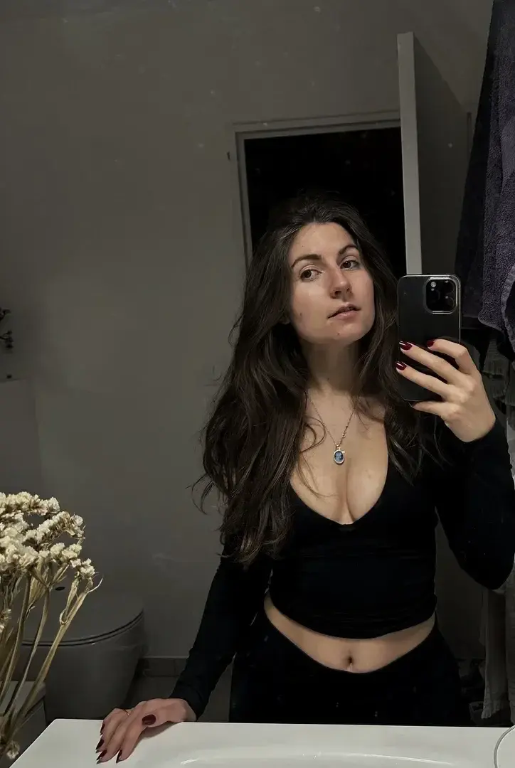 Viens passer tes journée avec moi 👅🍆