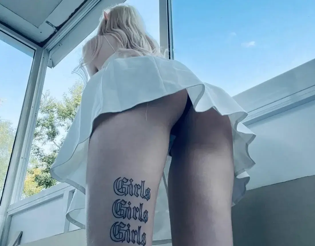 Leak & nude 2 — _molly1