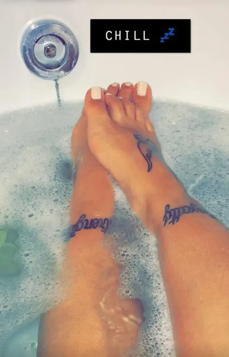 Leak & nude 2 — Giulia-feet