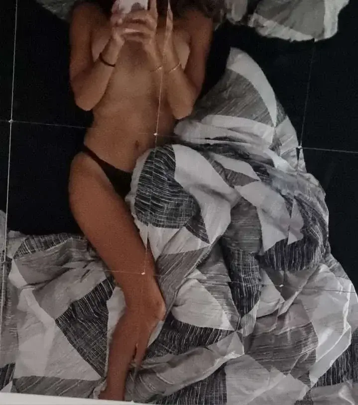 Leak & nude MYM — madyglamm : « Photo du réveilAbo à 1.99 avec le code MADYGLAMMSnapchat sur le profil » (MYM)