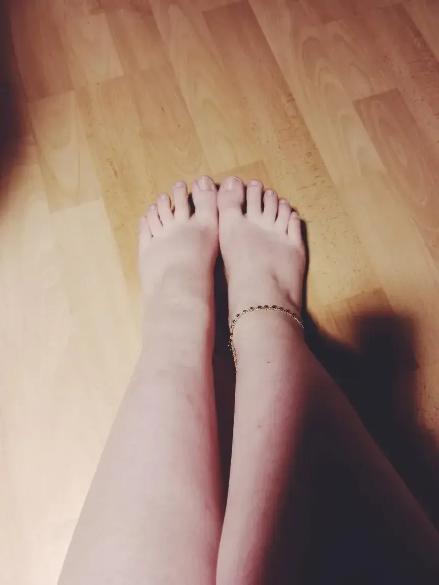 Leak & nude 1 — Petitspiedsprives
