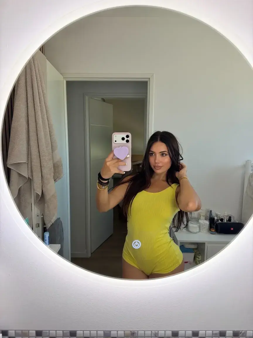 Leak & nude MYM — mymy_ibn : « Mon abonnement mym gratuit à vie » (Uncove)