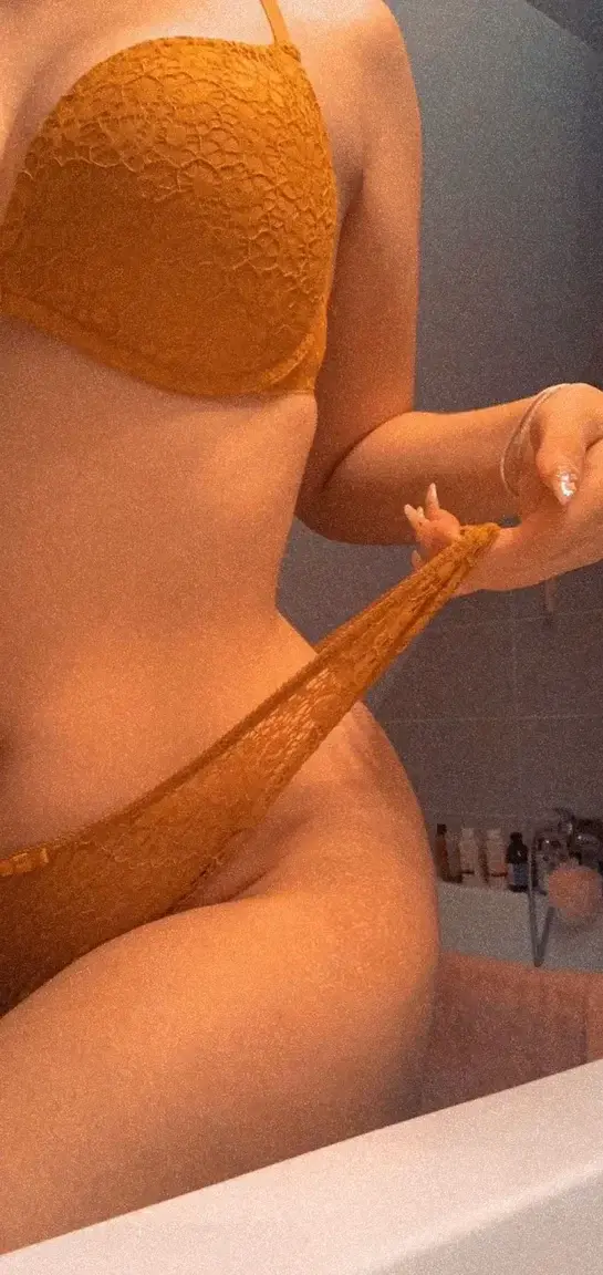 Roxylace - Photo exclusive MYM 2 | French Modèles