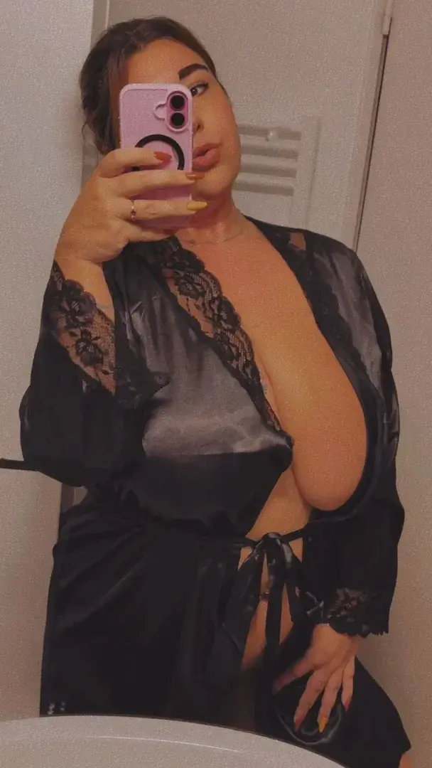 Mmedocile - Photo exclusive MYM | French Modèles