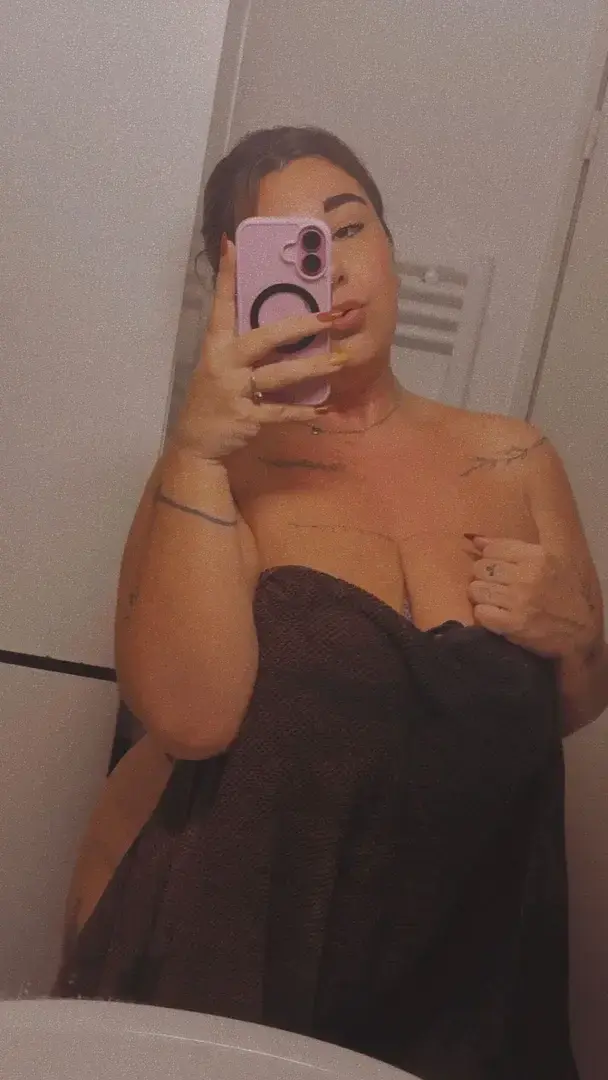 Mmedocile - Photo exclusive MYM | French Modèles