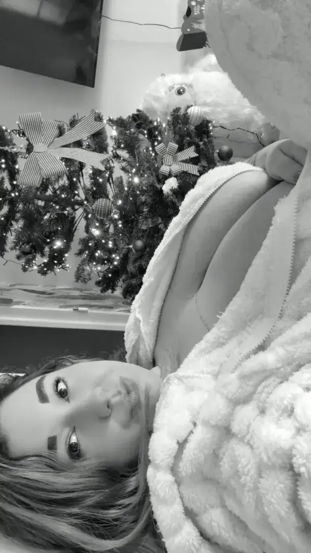 Mmedocile - Photo exclusive MYM | French Modèles