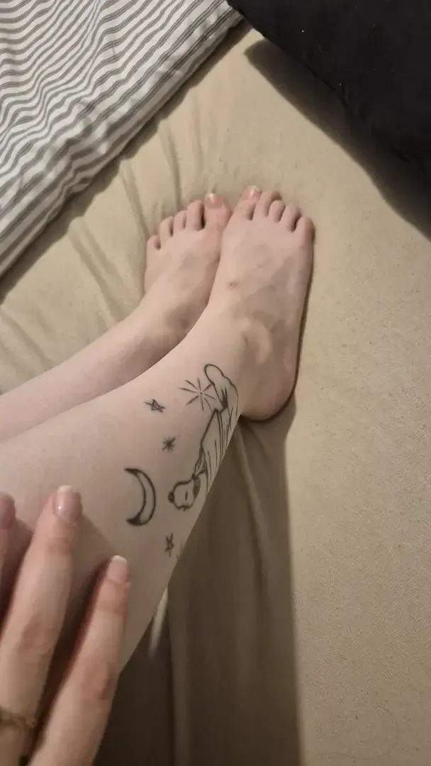 Leak & nude 1 — love_feet_53