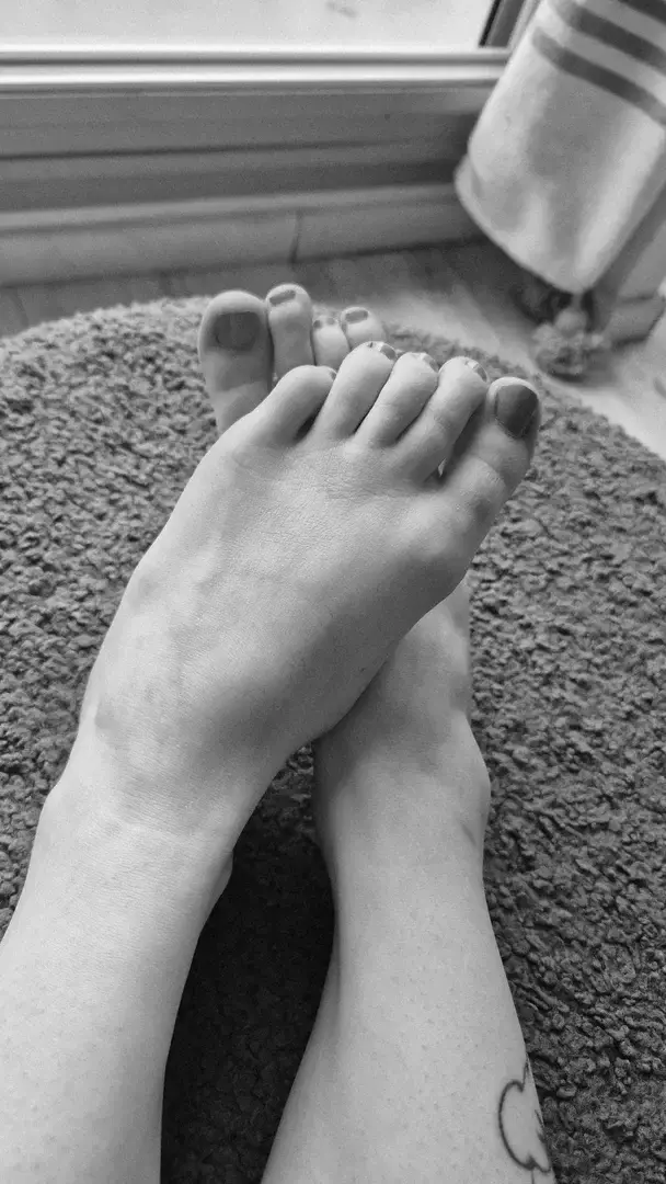 Leak & nude 5 — love_feet_53
