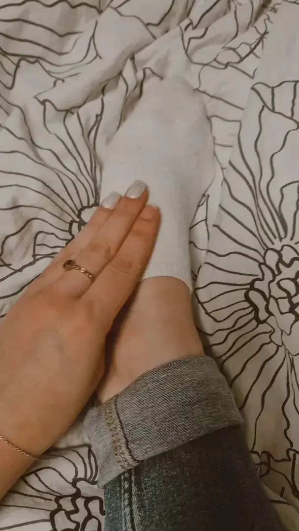 Leak & nude 6 — love_feet_53