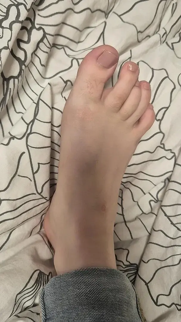 Leak & nude 7 — love_feet_53
