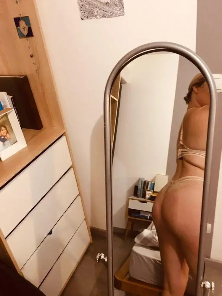Vanessa_oupps - Photo exclusive MYM 4 | French Modèles