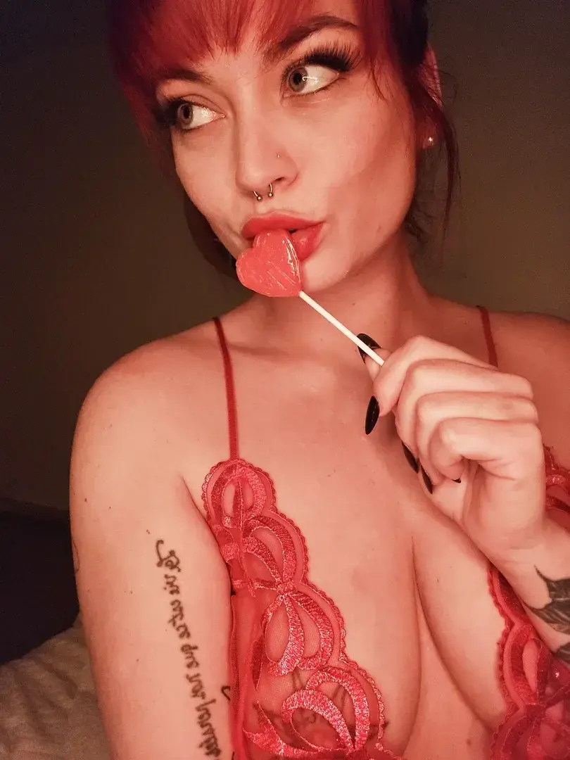 Leak & nude MYM — Ludmila_vontease : « La Saint-Valentin approche, mes coquins…Et quelques surprises vous attendent 🥰🔥 » (MYM)