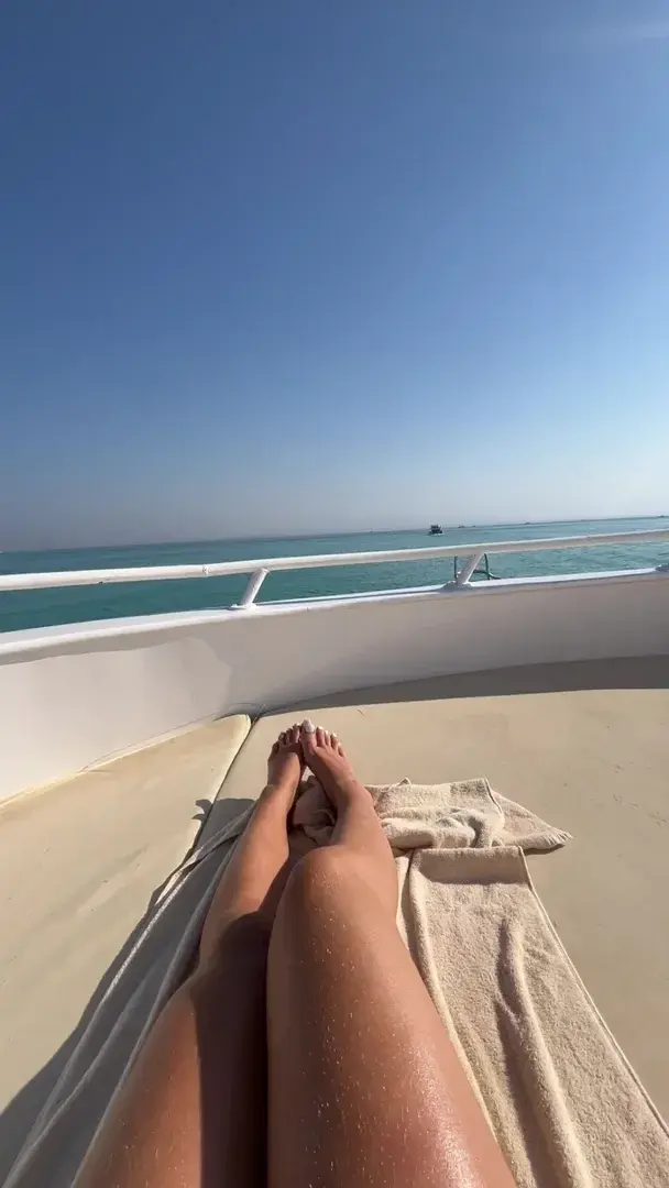Leak & nude 2 — Feetsexx1