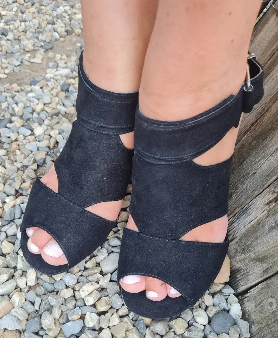 Leak & nude 6 — Les_pieds_de_maya