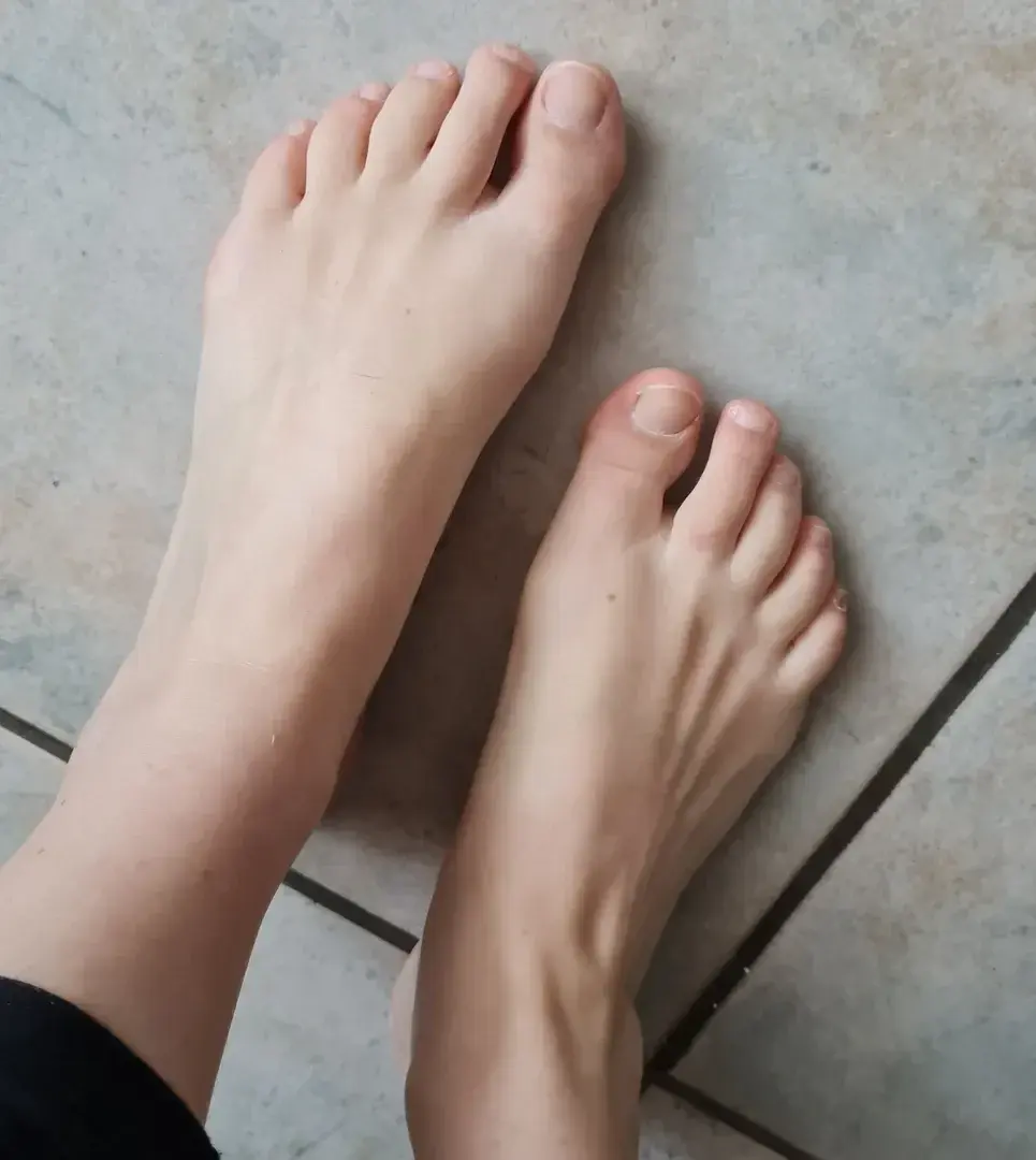 Leak & nude 10 — Les_pieds_de_maya