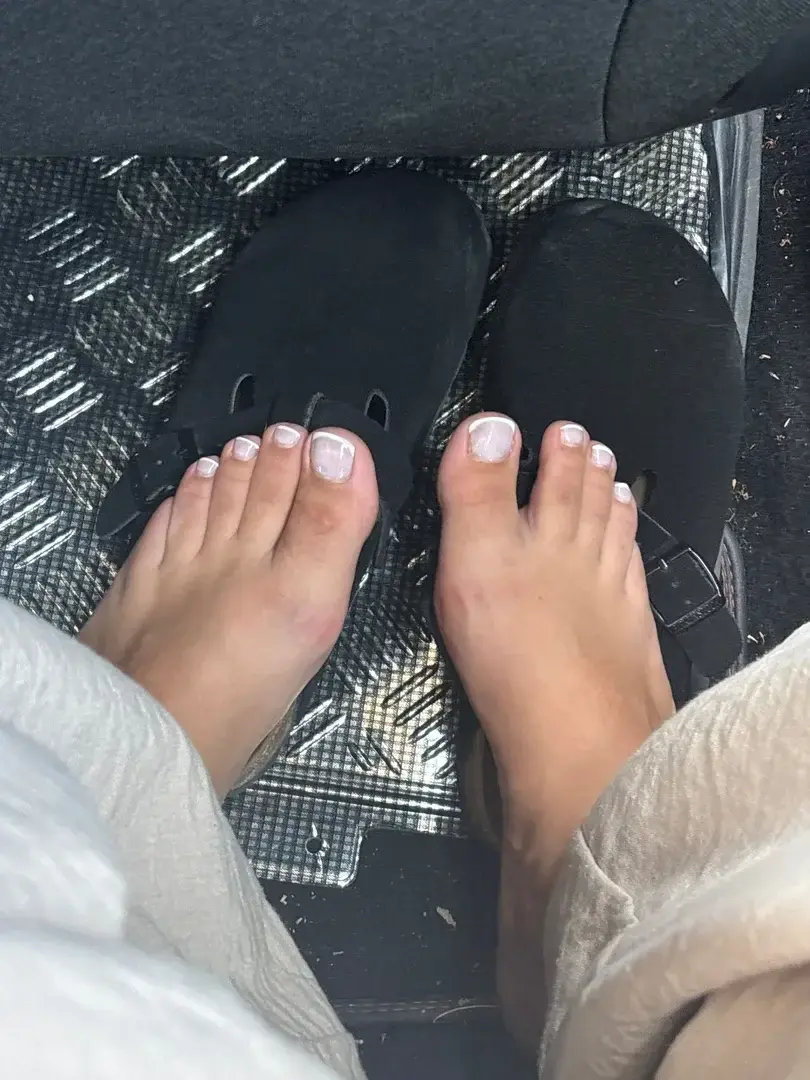 Leak & nude 3 — Feetwithleana