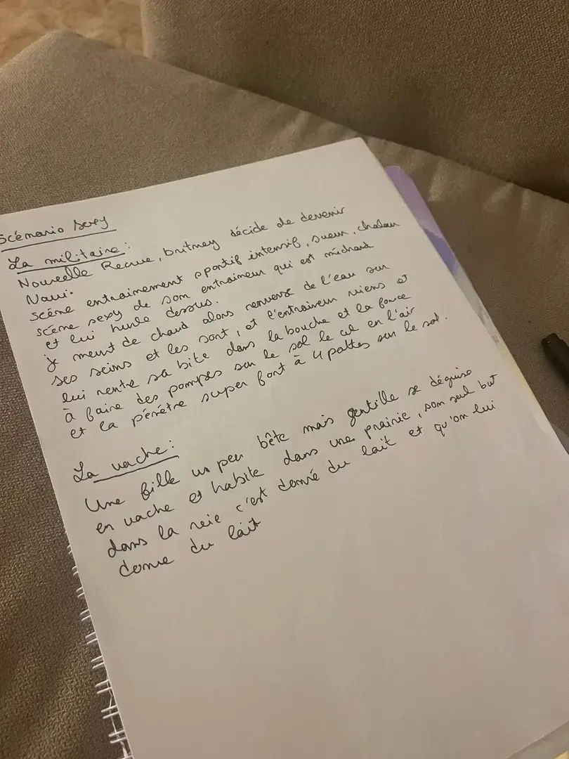 Écriture du Scénario de mes prochaines sextapes Mym 😈 en septembre je vais vous régaler