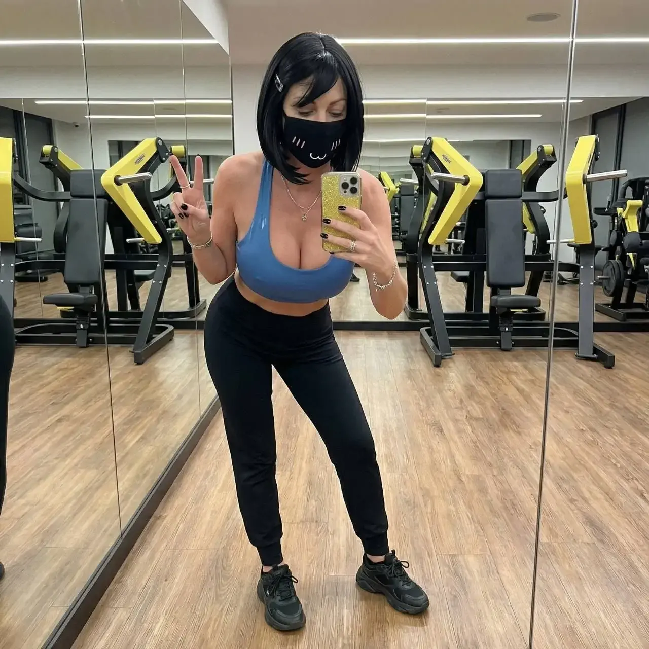 Leak public de Eva_pokenene — « Passe dire bonjour ! » (nude) sur MYM