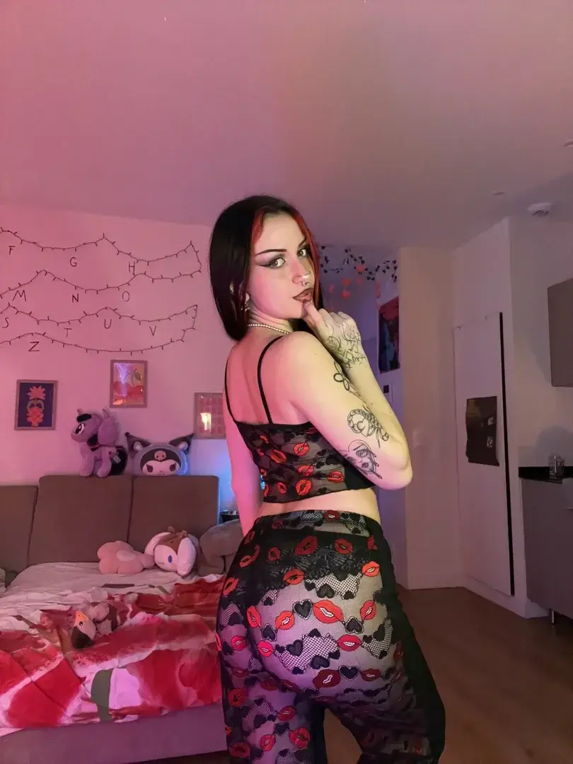 Leak public de Lululacoquine0 — « Abonnement gratuit🔞 » (nude) sur MYM