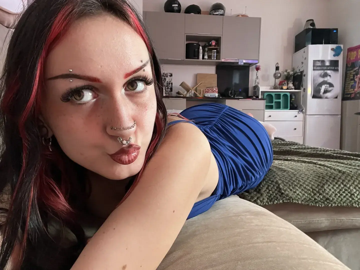 Leak public de Lululacoquine0 — « je t'attends en privé 🫣 » (nude) sur MYM