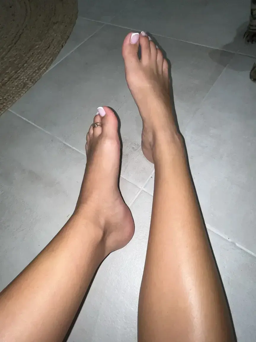 Leak & nude 1 — Decorating