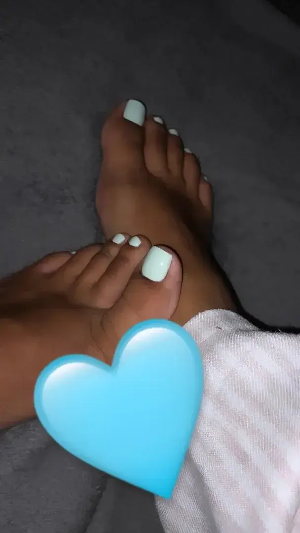 Une ancienne photo pour patienter 🩵🦶🏽🔥
