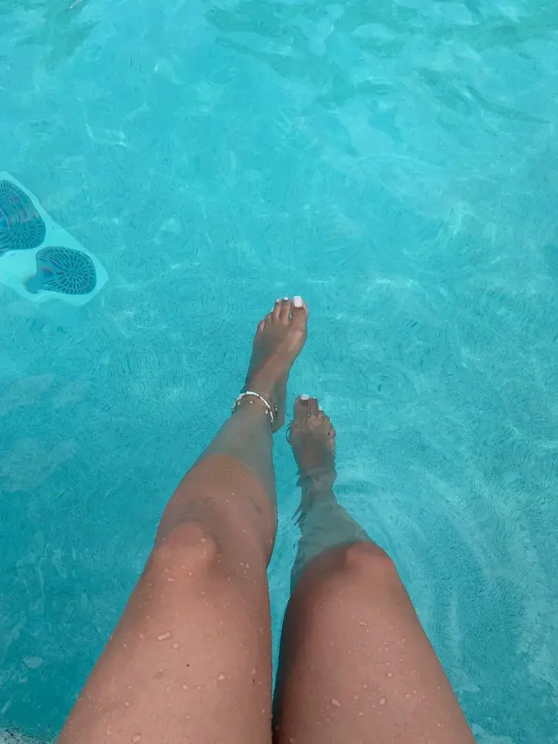 Leak & nude 1 — Toetalyfeeteshist