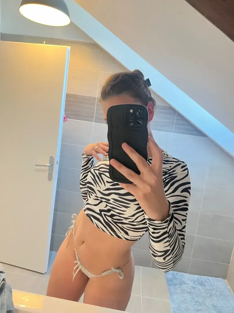 Leak & nude MYM — Cas_sia : « média » (MYM)