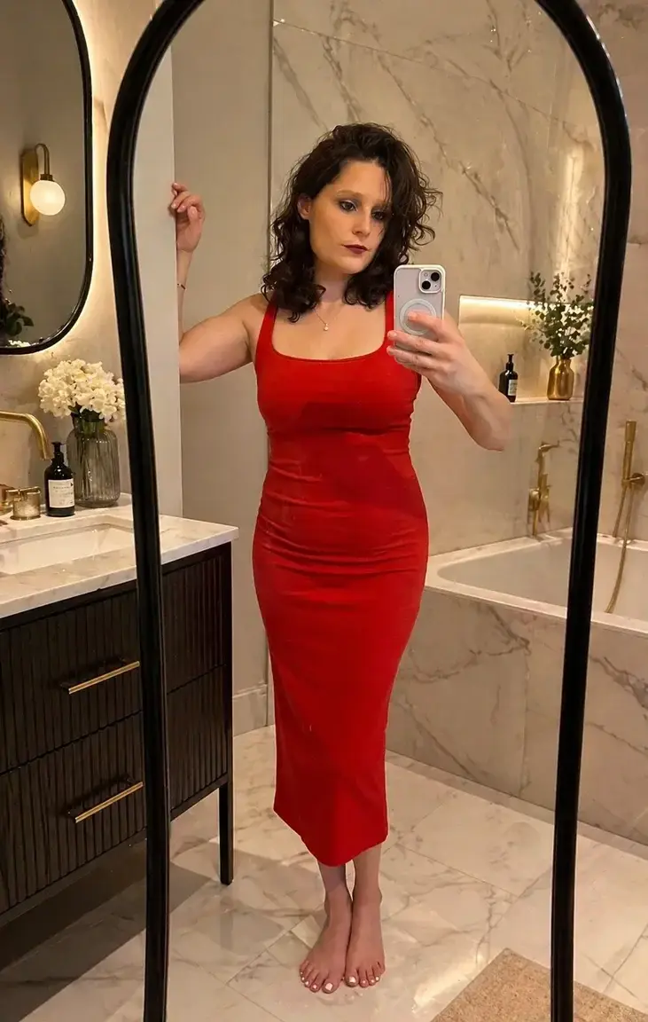Leak & nude MYM — Nebu_leuse : « Robe sélectionnée pour ma soirée 😊💃✨ » (MYM)