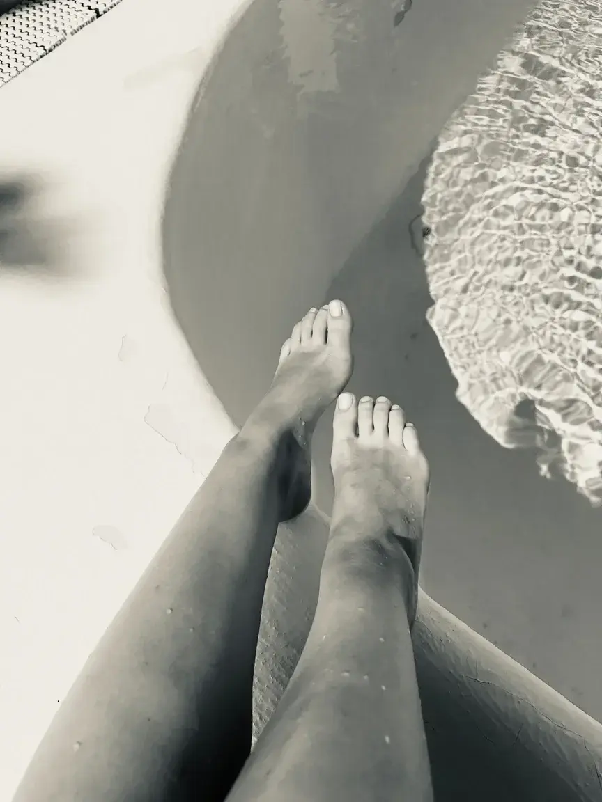 Leak & nude 3 — Mamapieddivins