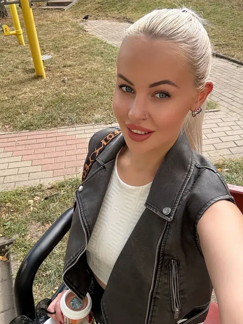 Hello Bonjour Привет ☘️💋
