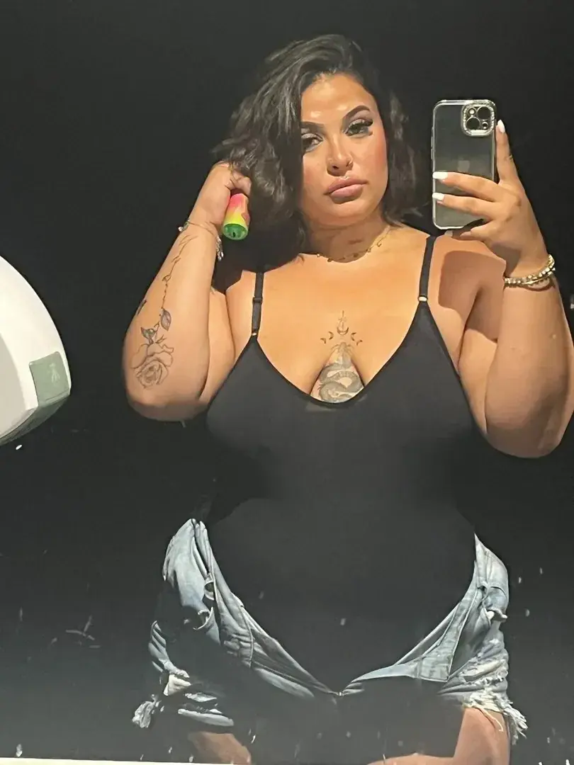 Leak & nude MYM — Jessbigass : « Je suis de retour ☺️ » (MYM)