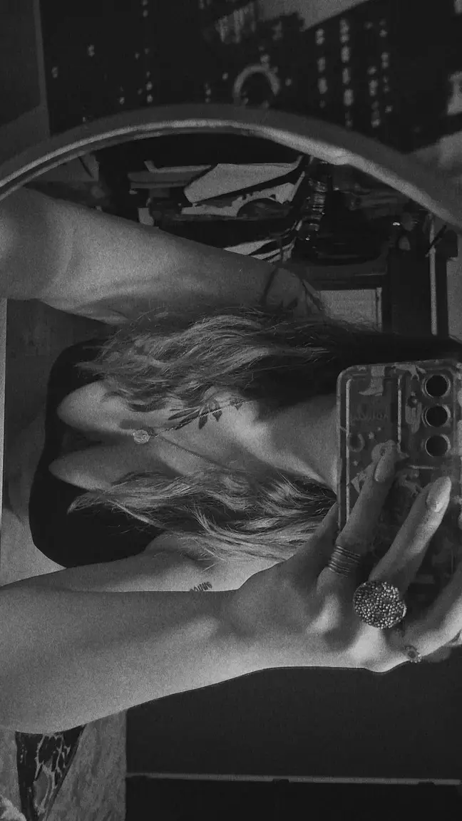 Leak & nude MYM — Veloursbloom : « 🍒 » (MYM)