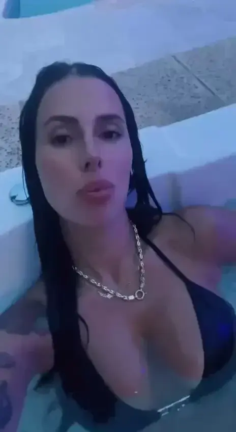 écrit moi CHAUD en privé et je t'envoie une bétise 🥲