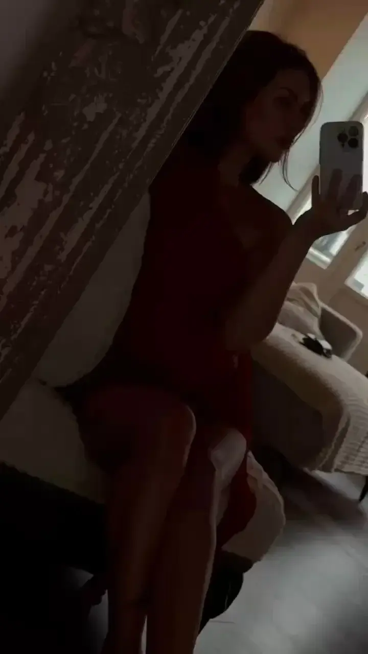 Leak & nude 3 — Maevamartinez