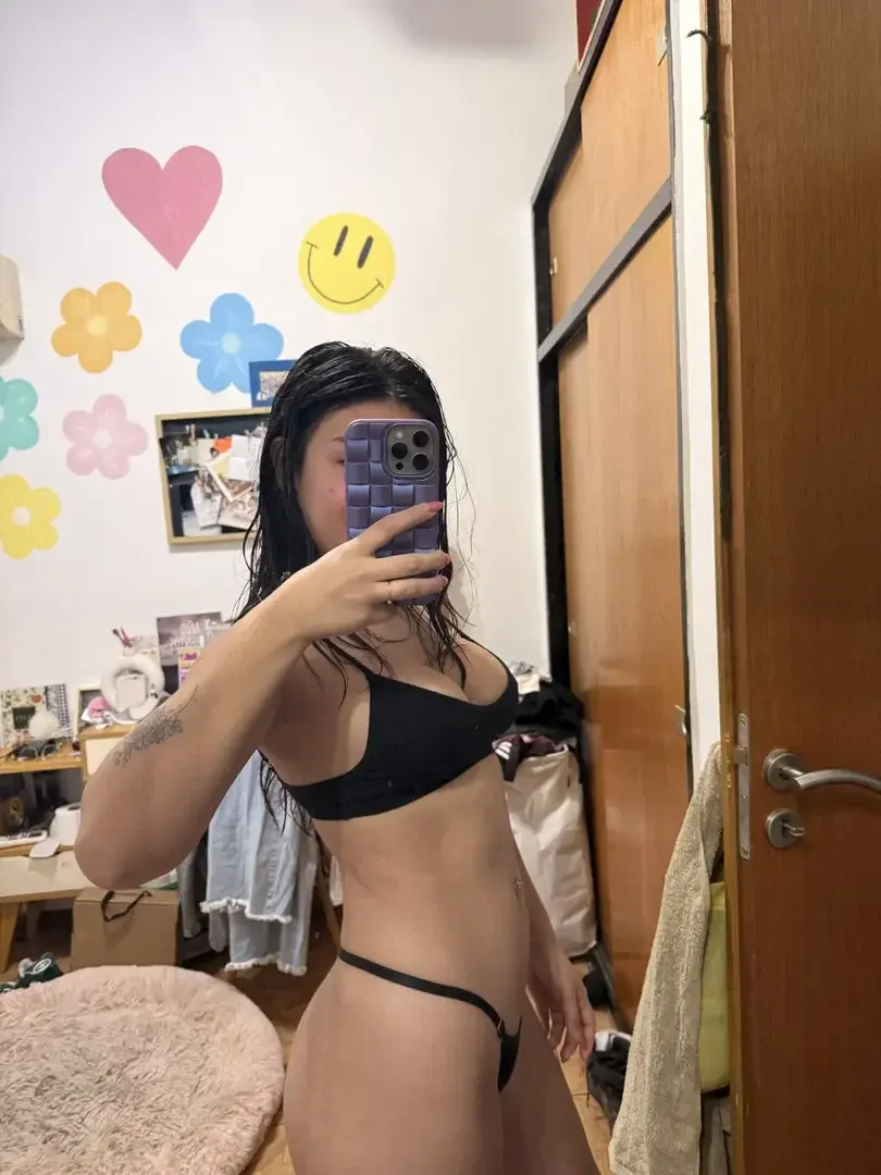 😏 Mon abo 100% gratuit 😈 Viens bb, je suis prête à te faire tourner la tête