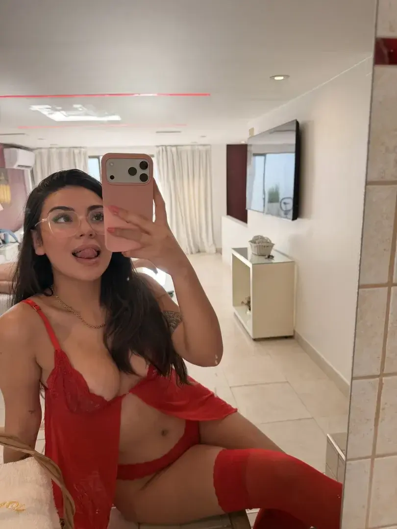 Média public — Gemmaprt : « 💦 Abo GRATUIT bb 🥵 Mon corps tout chaud t’attend sur mon feed » (MYM)