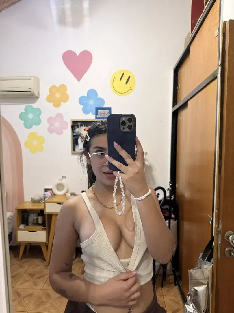 Média public — Gemmaprt : « 🥰 Mon MYM 100% gratuit ! Des photos qui te donnent des frissons partout 💋 » (MYM)