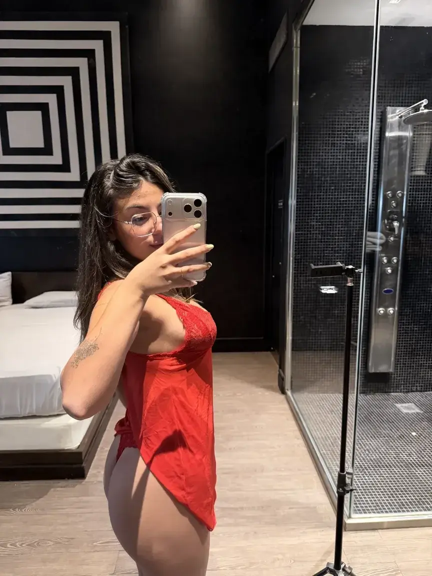 Aperçu public — Gemmaprt : « 🫦 Mon abo 100% gratuit 😘 Une dose de sensualité gratuite tous les jours » (MYM) — pas un leak