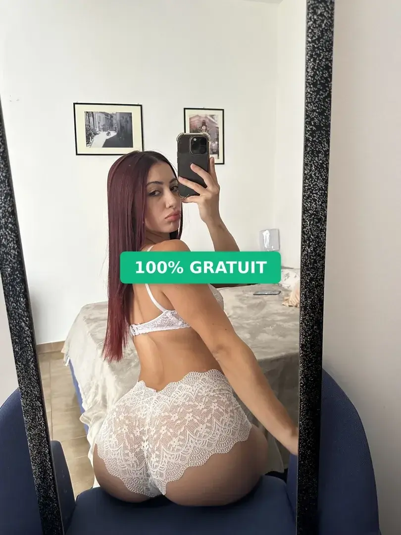 Leak & nude MYM — Isabellaplt : « 😏 Mon abo 100% gratuit 😈 Viens bb, je suis prête à te faire tourner la tête » (MYM)