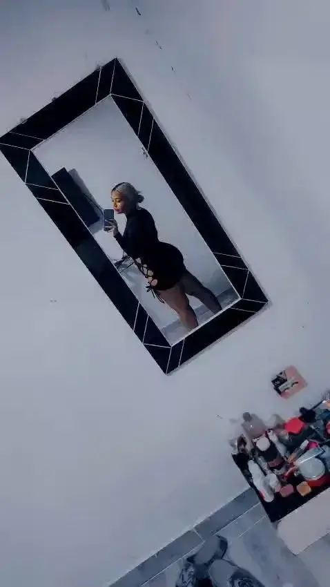 👉 Abonne-toi dès maintenant et viens découvrir ce que je te réserve… 🔥