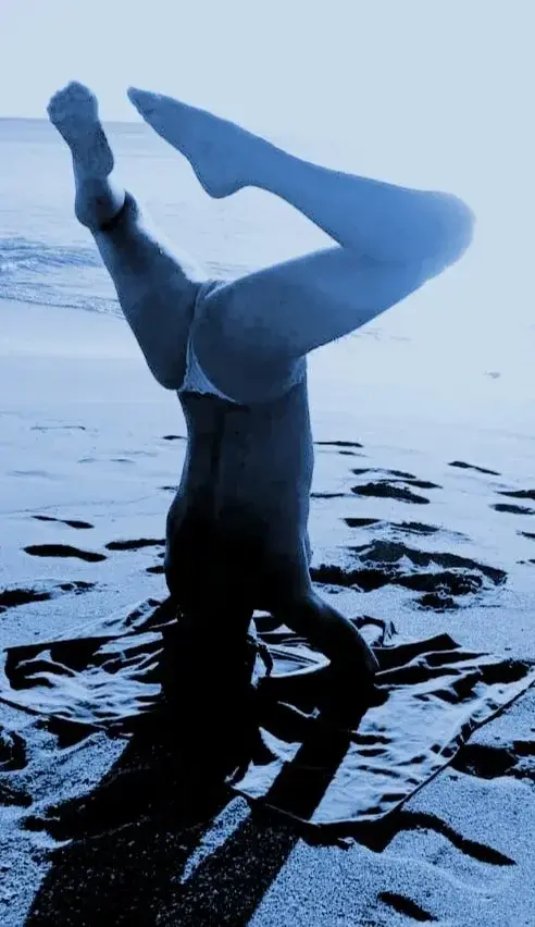 "J'ai tout donné au soleil, tout, sauf mon ombre"Guillaume Apollinaire#sexylife#artorride