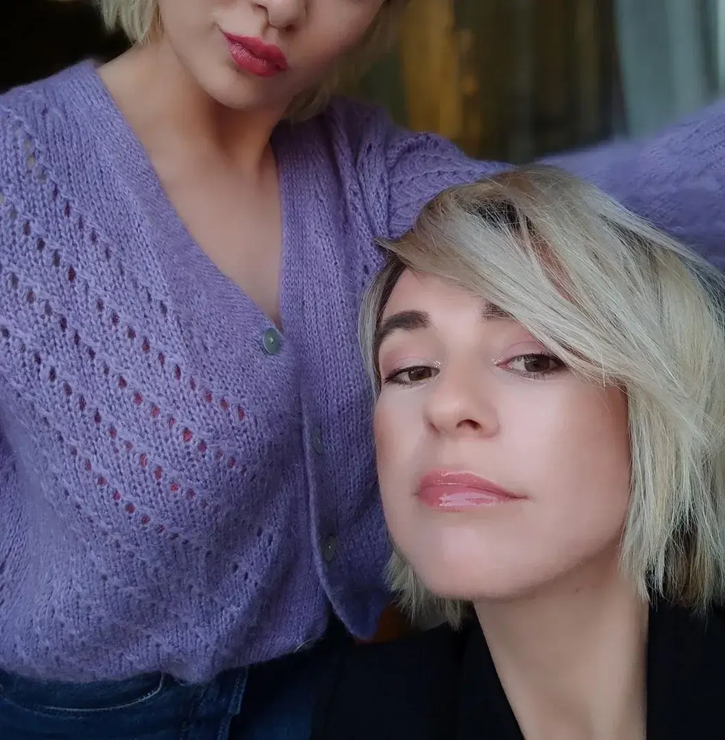 Avec ma copine lyajolie on attend vos demandes de média privé.En privé je te dévoile un peu plus 🔥