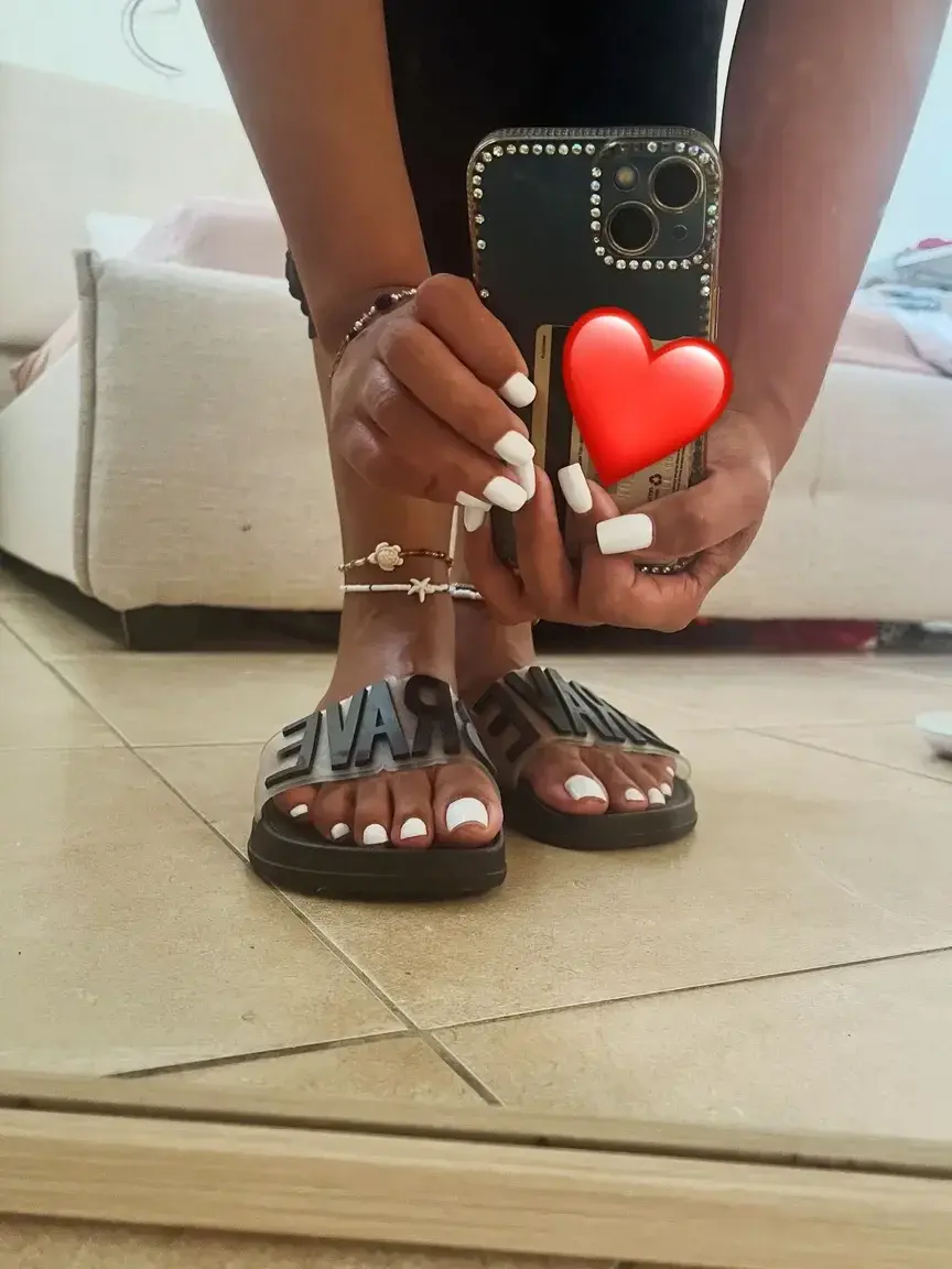 Leak & nude 5 — Feetafeets