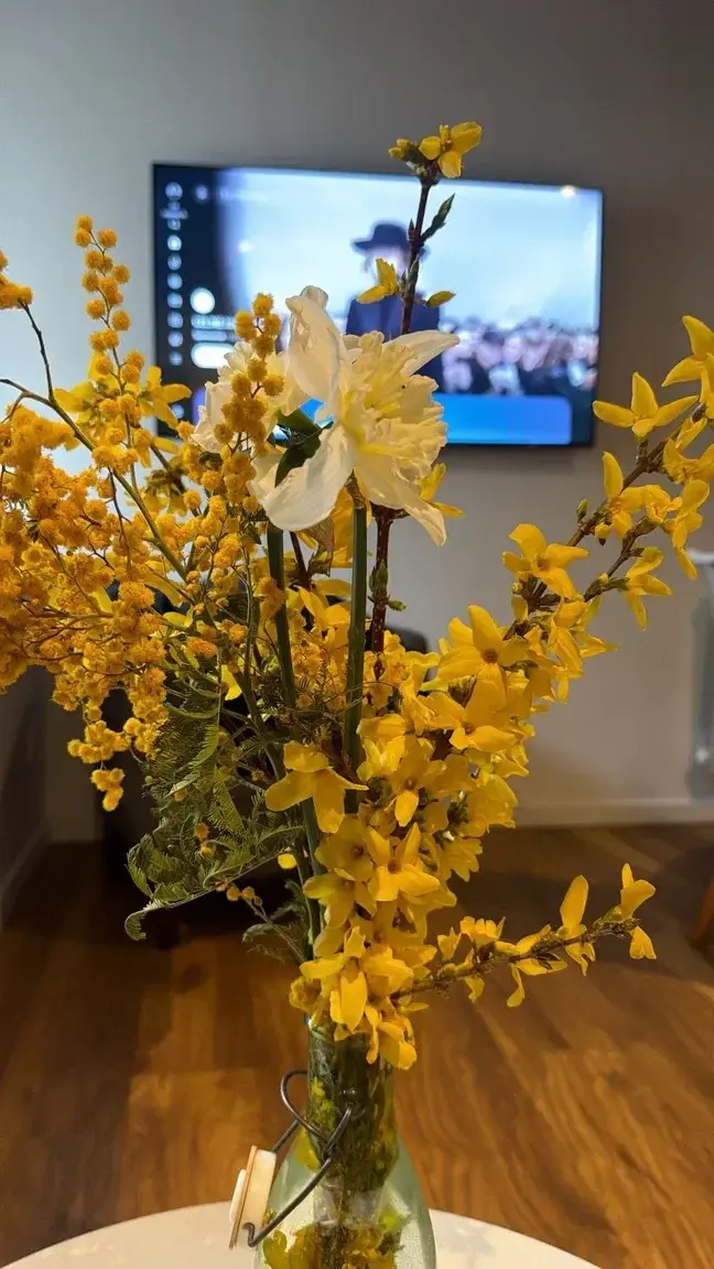 Merci pour les fleurs David #Jonquille#Mimosa#Orchidée