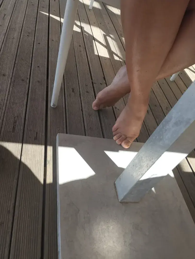 Leak & nude 3 — Fubefeetpiesfans